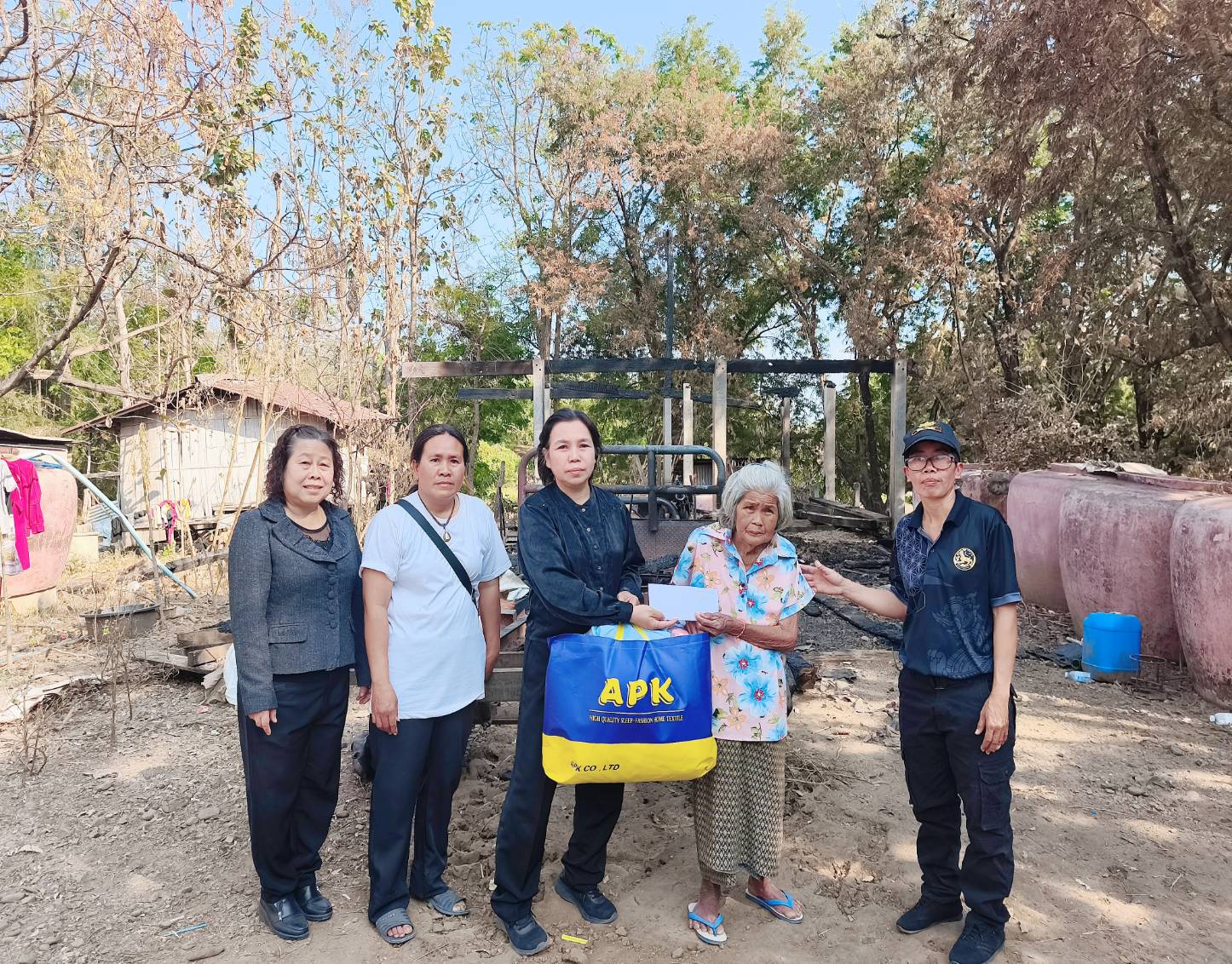 🌺 พช.เมืองเพชรบูรณ์ : มอบเงินช่วยเหลือผู้ประสบอัคคีภัย