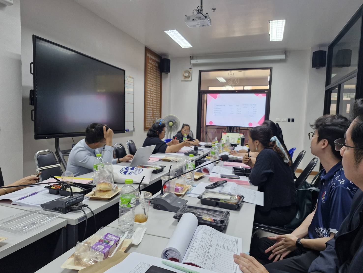 🌺 พช.เมืองเพชรบูรณ์ :ประชุมคณะทำงานขับเคลื่อนกองทุนพัฒนาบทบาทสตรีจังหวัดเพชรบูรณ์ ครั้งที่ 2/2569