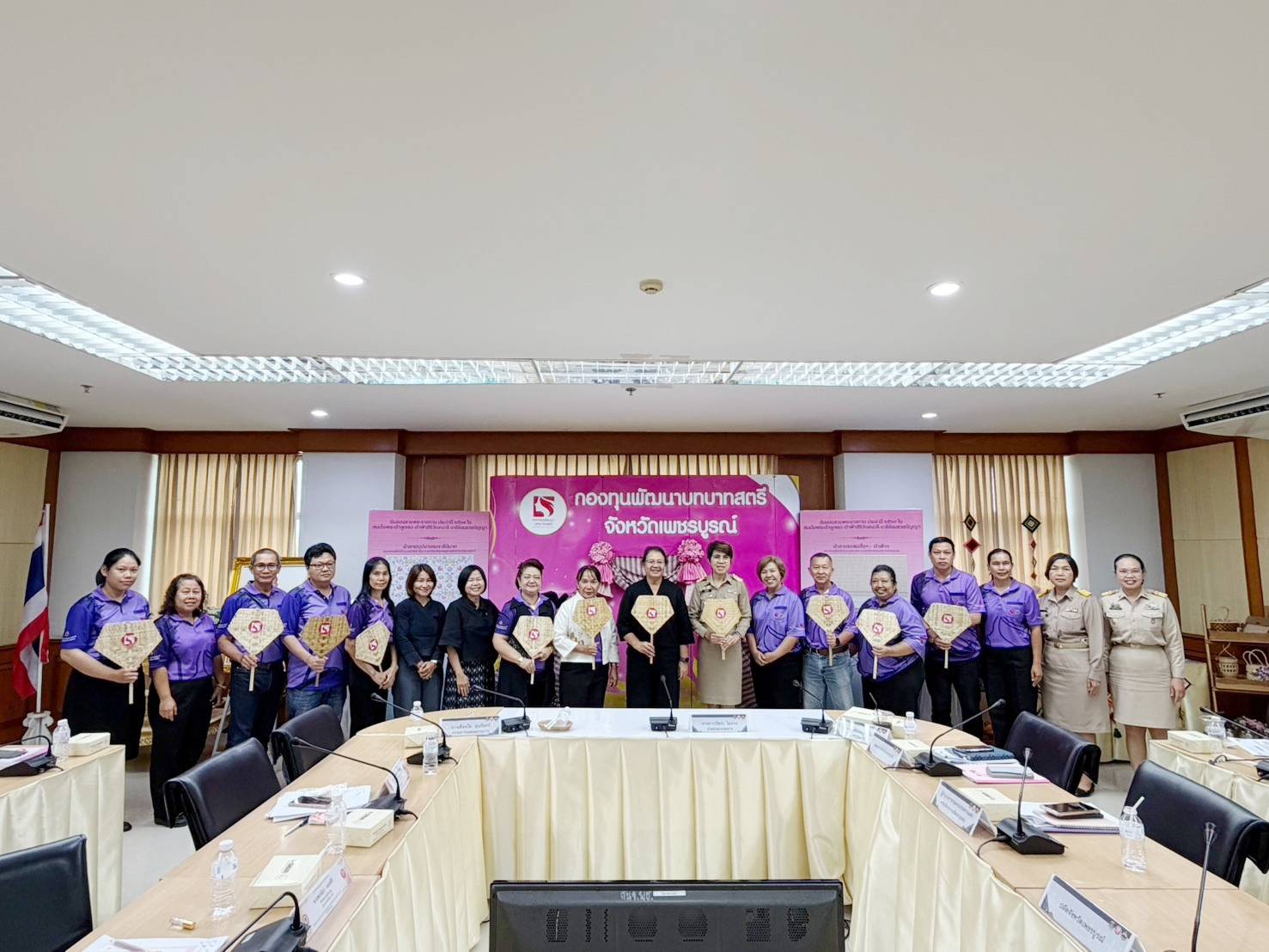 🌺 พช.เมืองเพชรบูรณ์ : ร่วมนำเสนอผลการดำเนินงานการคัดเลือกคนกองทุนพัฒนาบทบาทสตรีดีเด่นระดับศูนย์ศึกษาและพัฒนาชุมชน ประจำปี 2569 