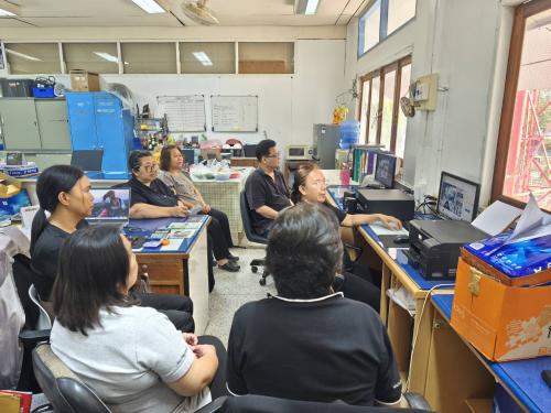 *** พช.เมืองเพชรบูรณ์ : ร่วมรับชมการประชุมมอบนโยบาย รัฐมนตรีช่วยว่าการกระทรวงมหาดไทย