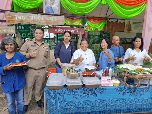 🌺 พช.เมืองเพชรบูรณ์ : ร่วมโครงการสร้างความปรองดองสมานฉันท์โดยใช้หลักธรรมทางพระพุทธศาสนา "หมู่บ้านรักษาศีล ๕" หนเหนือ
